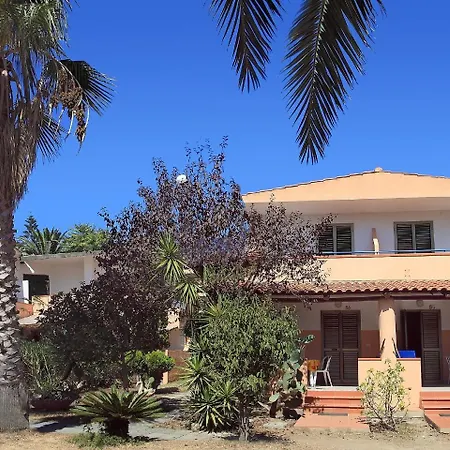 Locazione Turistica Esmeraldo-10 Apartment *