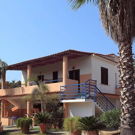 Locazione Turistica Esmeraldo-10 *